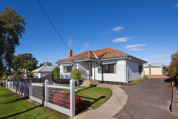 15 Weatherall Street, California Gully VIC 3556