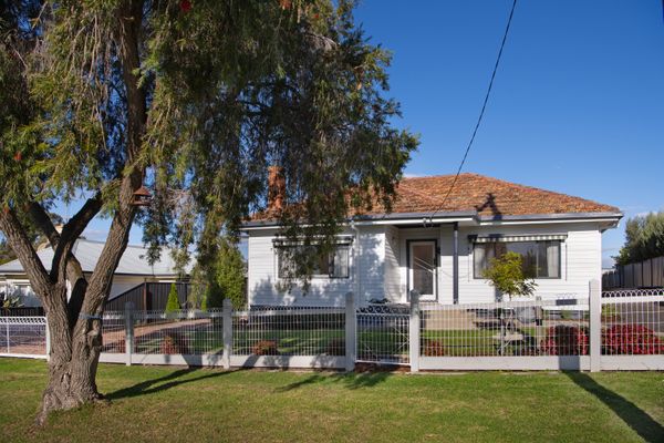 15 Weatherall Street, California Gully VIC 3556